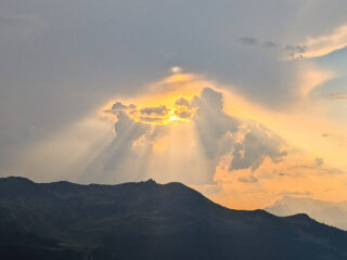 Toutes les images de l'éclipse du 12 août depuis l'hôtel Weisshorn sur annitrek.com/blog