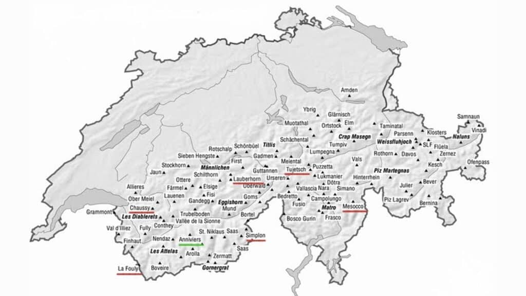 Map of Switzerland showing locations of automatic weather stations, with red markers indicating snow stations.