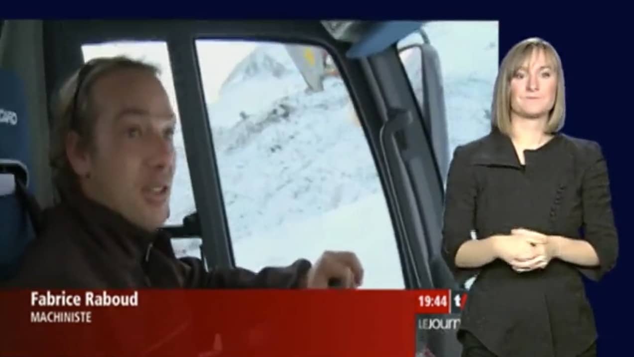 Fabrice Raboud machiniste, paysage neigeux, et présentatrice télévisée.