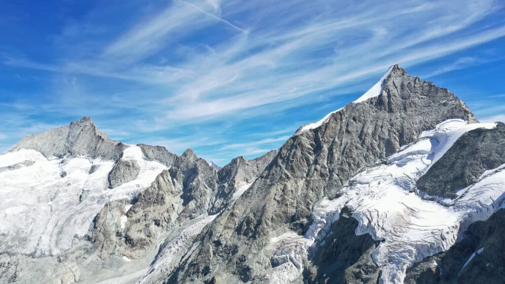 Sur le chemin de la cabane du Grand Mountet