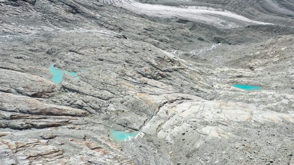 Sur le chemin de la cabane du Grand Mountet
