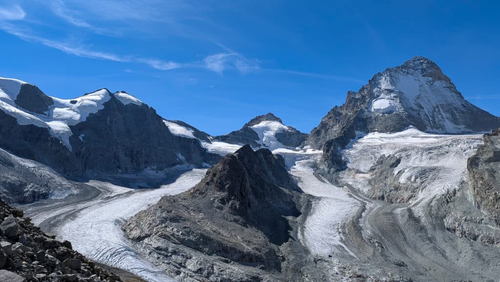 Sur le chemin de la cabane du Grand Mountet