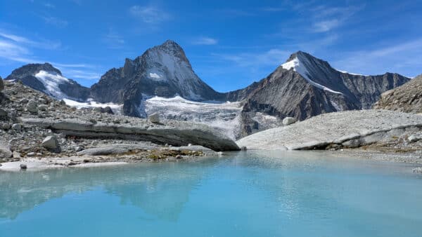 Sur le chemin de la cabane du Grand Mountet